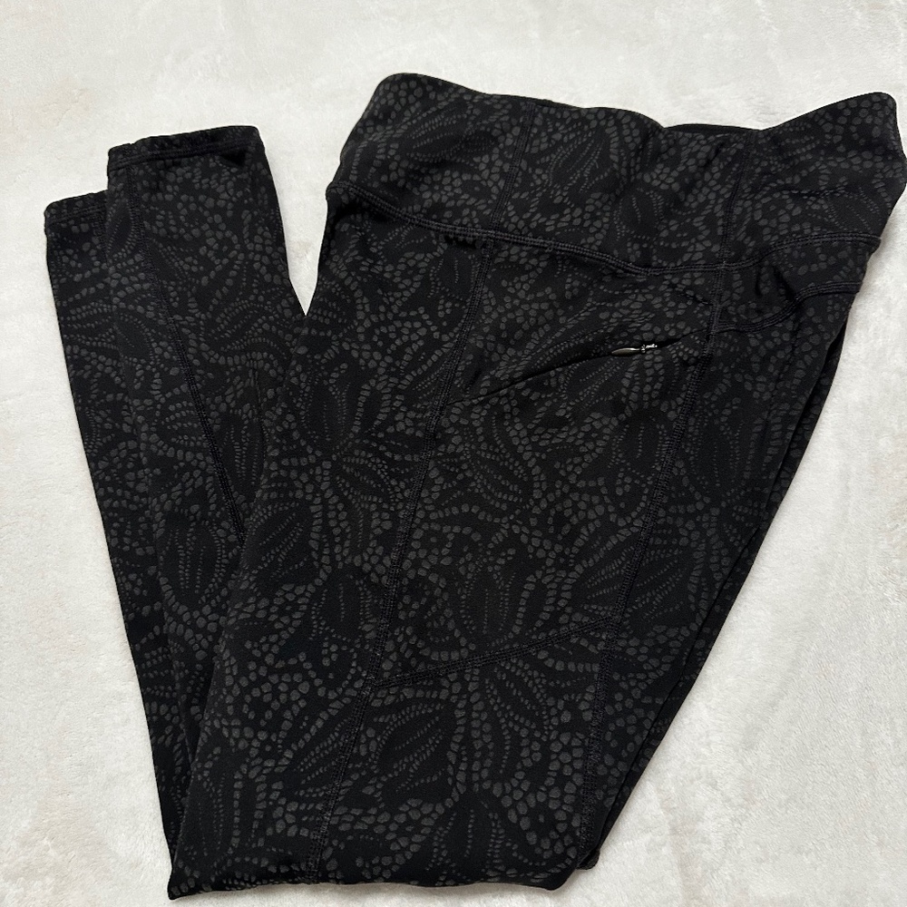 ATHLETA leggings - black/grey floral pattern - Size XS